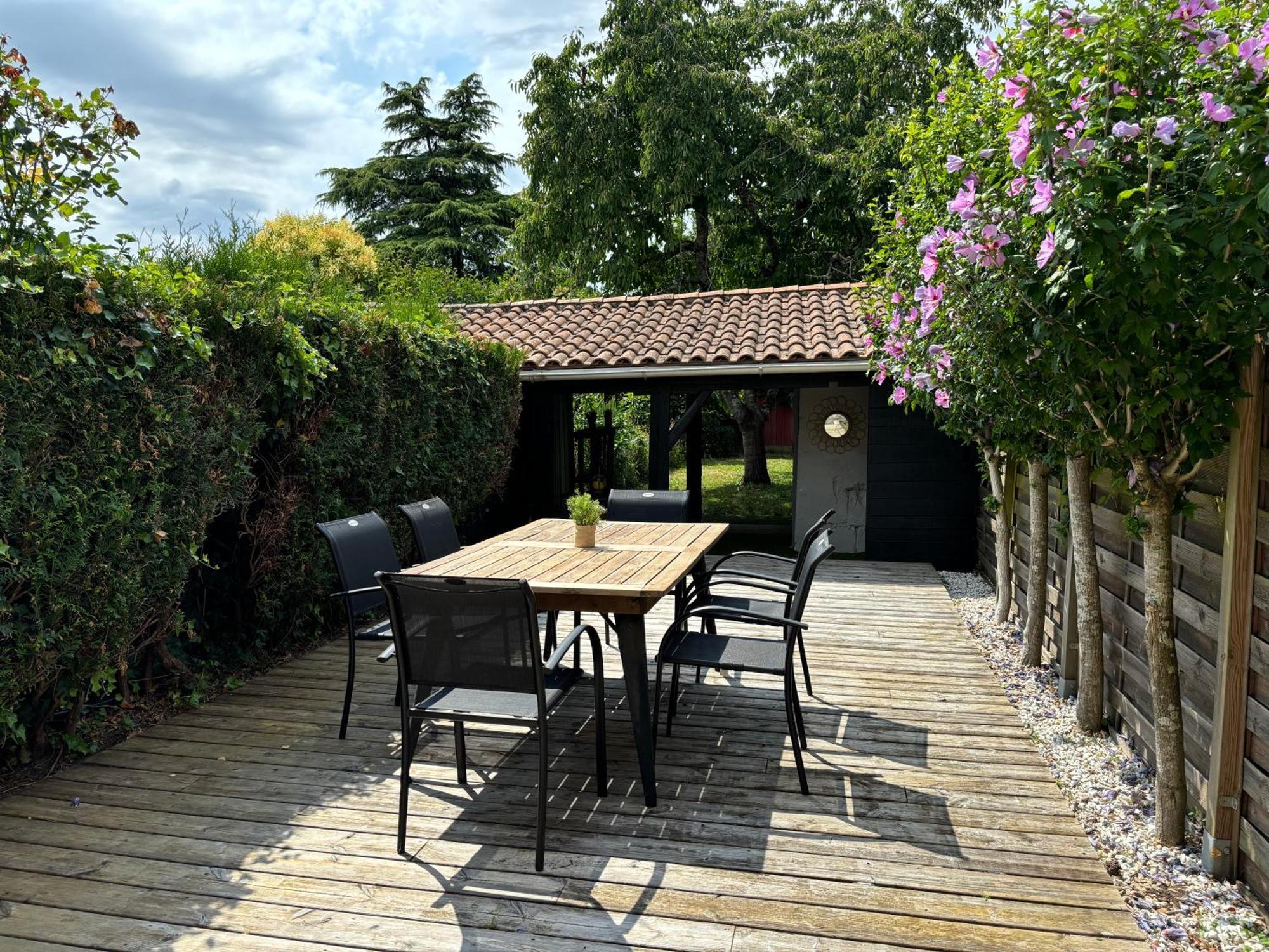 La Maison Du Parc, Charme Et Tranquillite Niort Extérieur photo