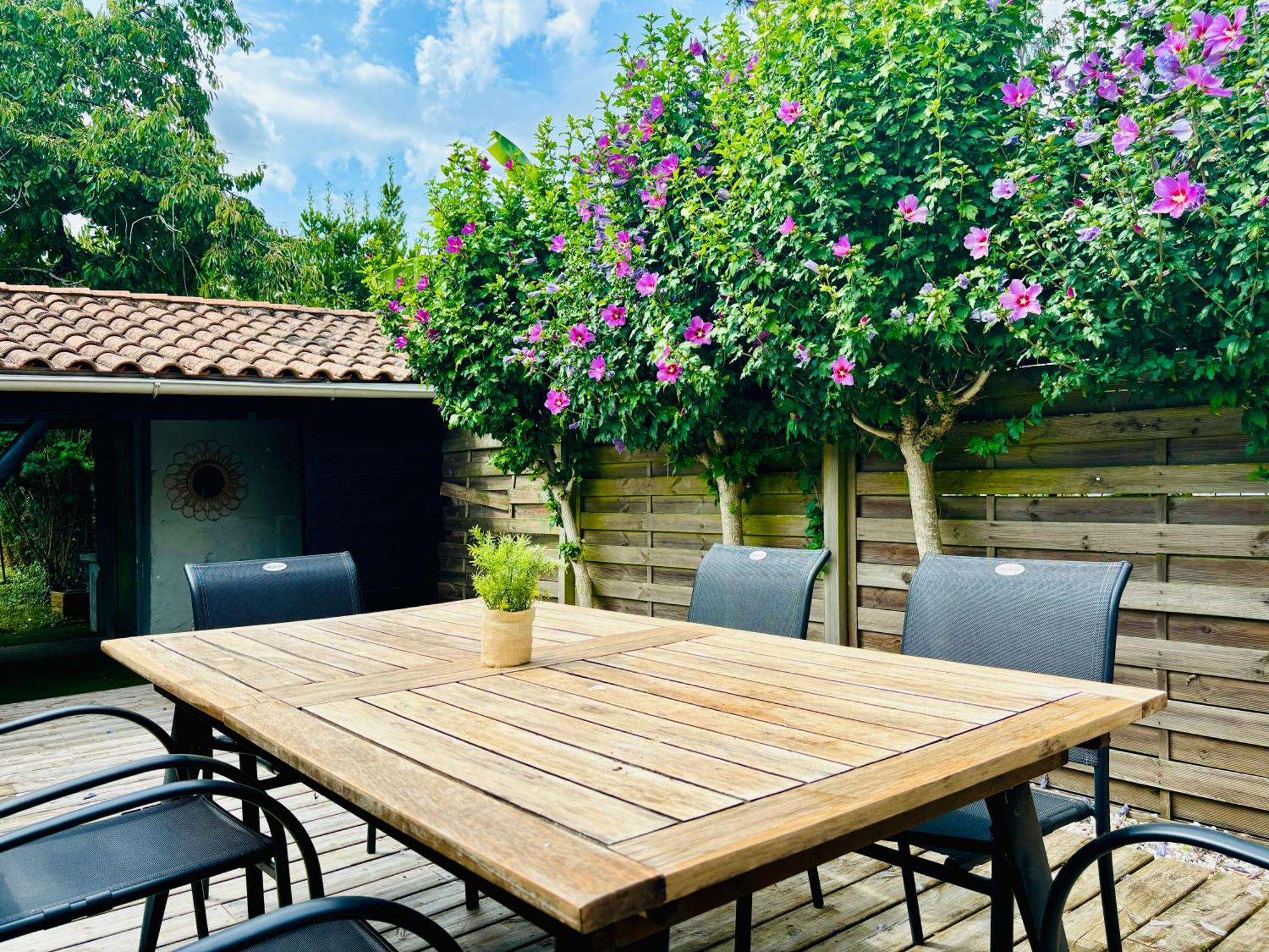 La Maison Du Parc, Charme Et Tranquillite Niort Extérieur photo